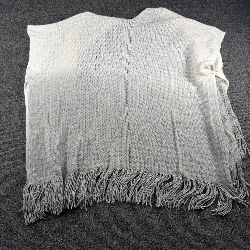 Open‎ front gray white knit cardigan poncho shrug one size Ombré